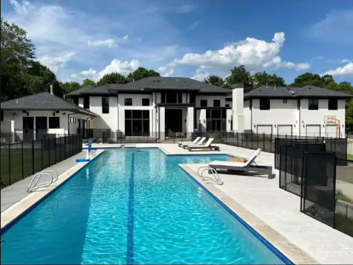 Weekly maintained estate pool